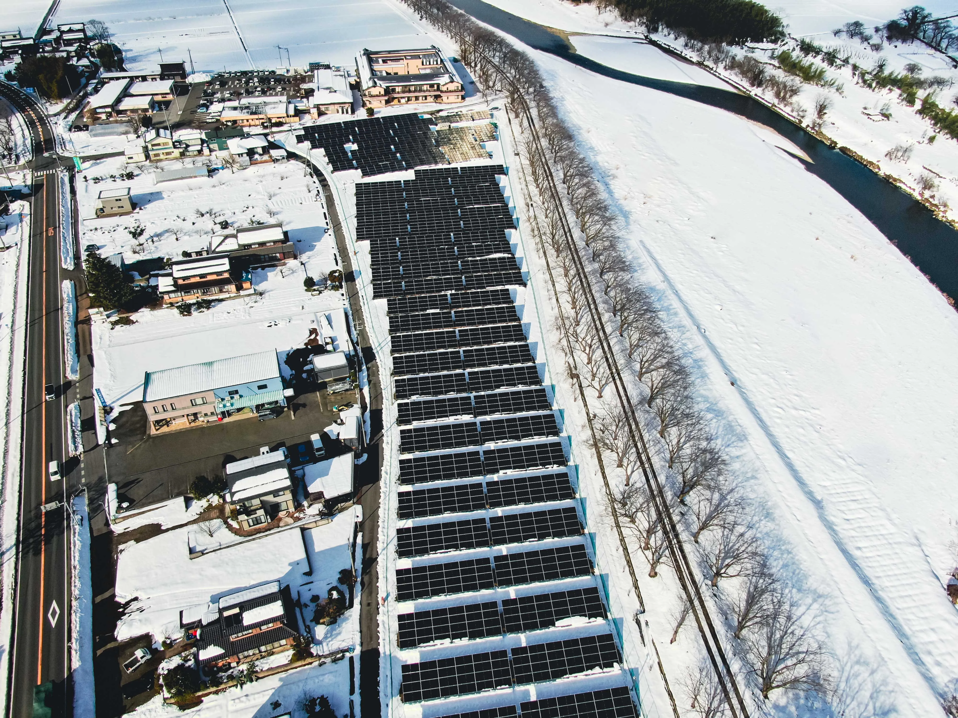 滋賀高月事業場の敷地外に新たに設置した太陽光発電設備