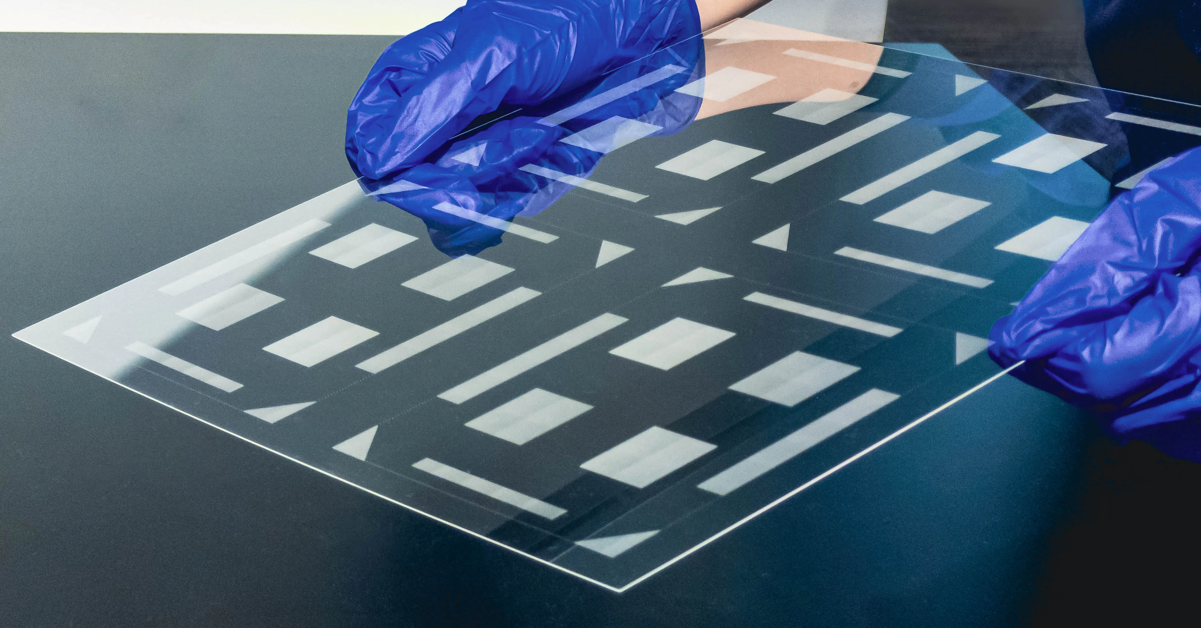 NEG's glass core substrate