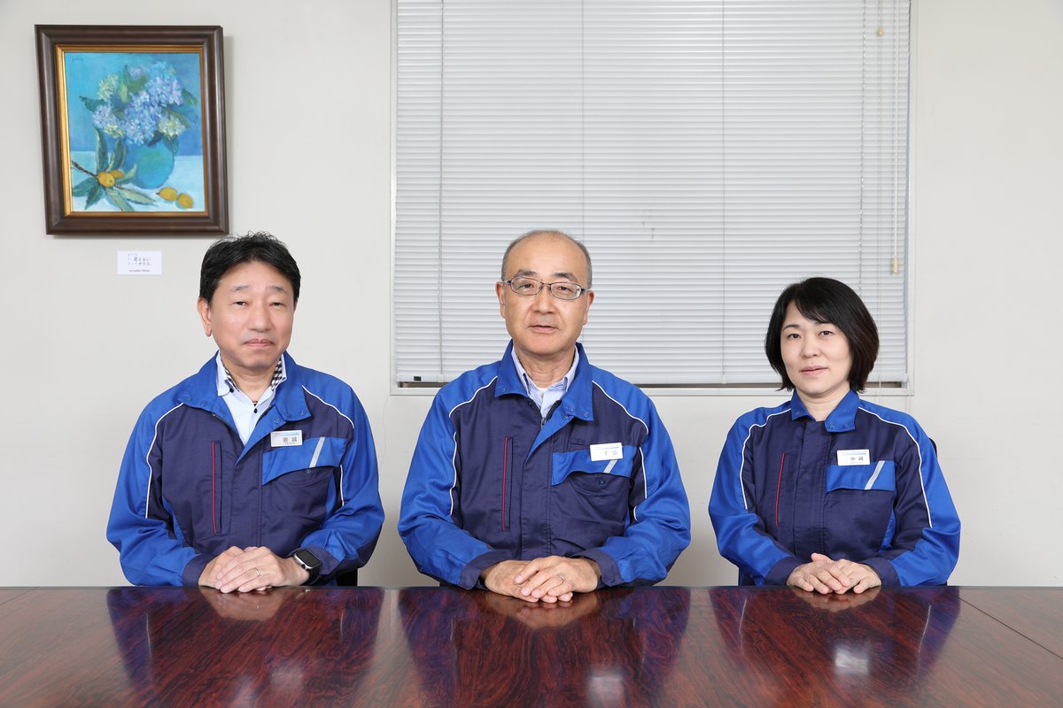 From left: Mr. Kashiro, Mr. Chisaka, and Ms. Nakazaki of Electric Glass Universupport Co., Ltd.