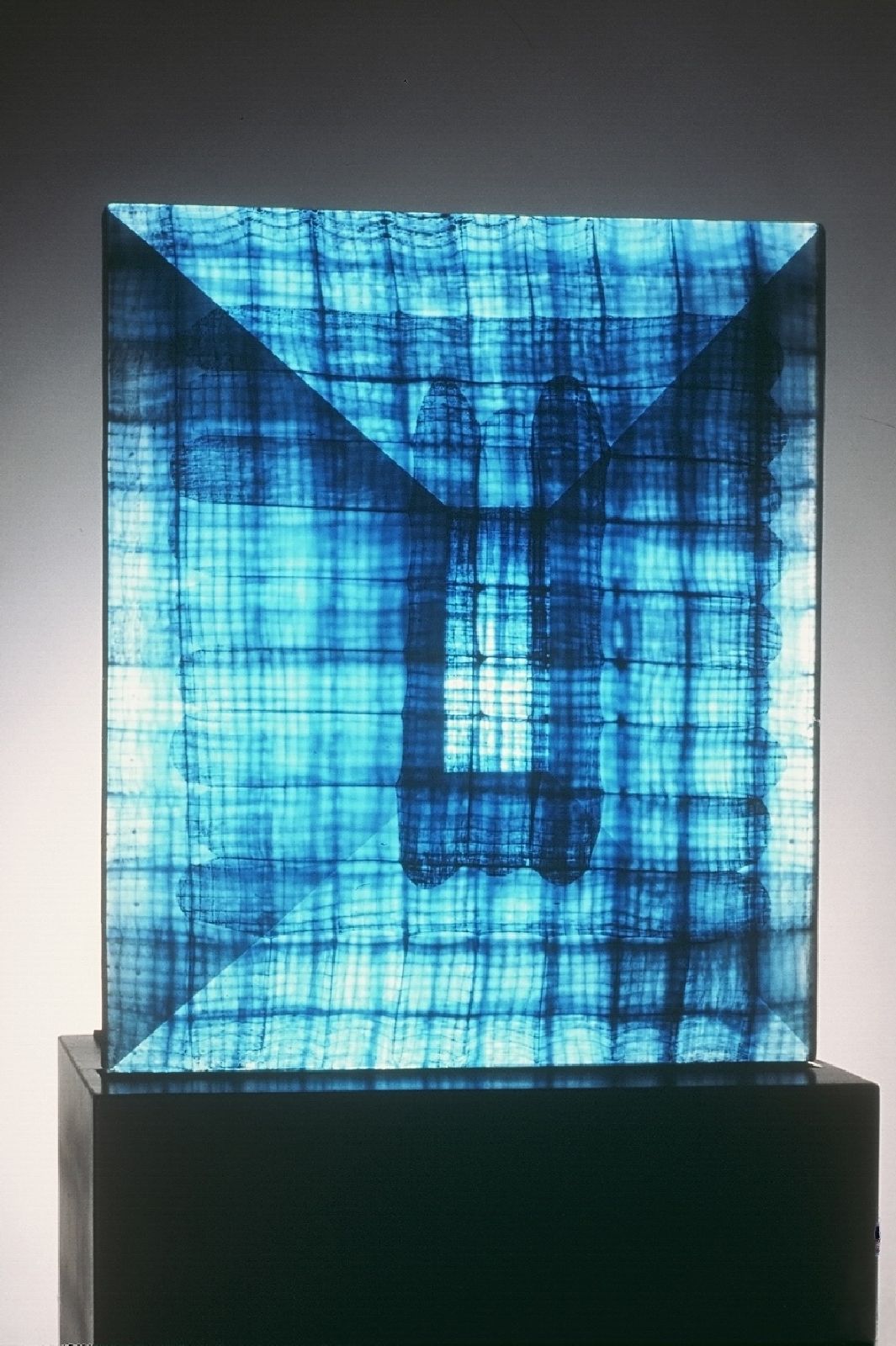 Route by Midori Tsukada in 2002, in the collection of the Toyama Glass Art Museum