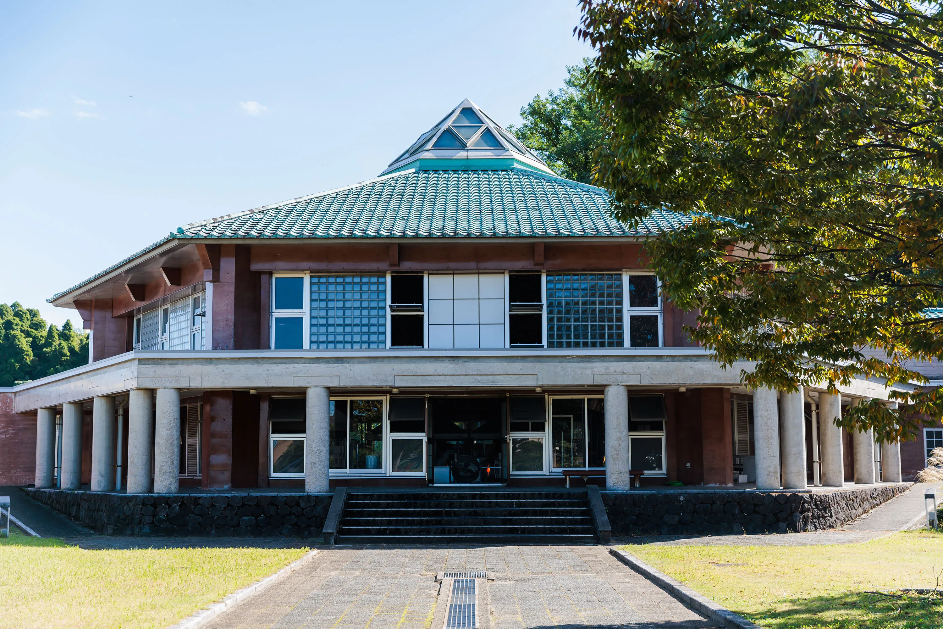 富山市ガラス美術館