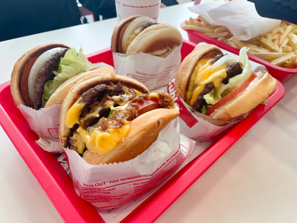 大ボリュームのハンバーガー！