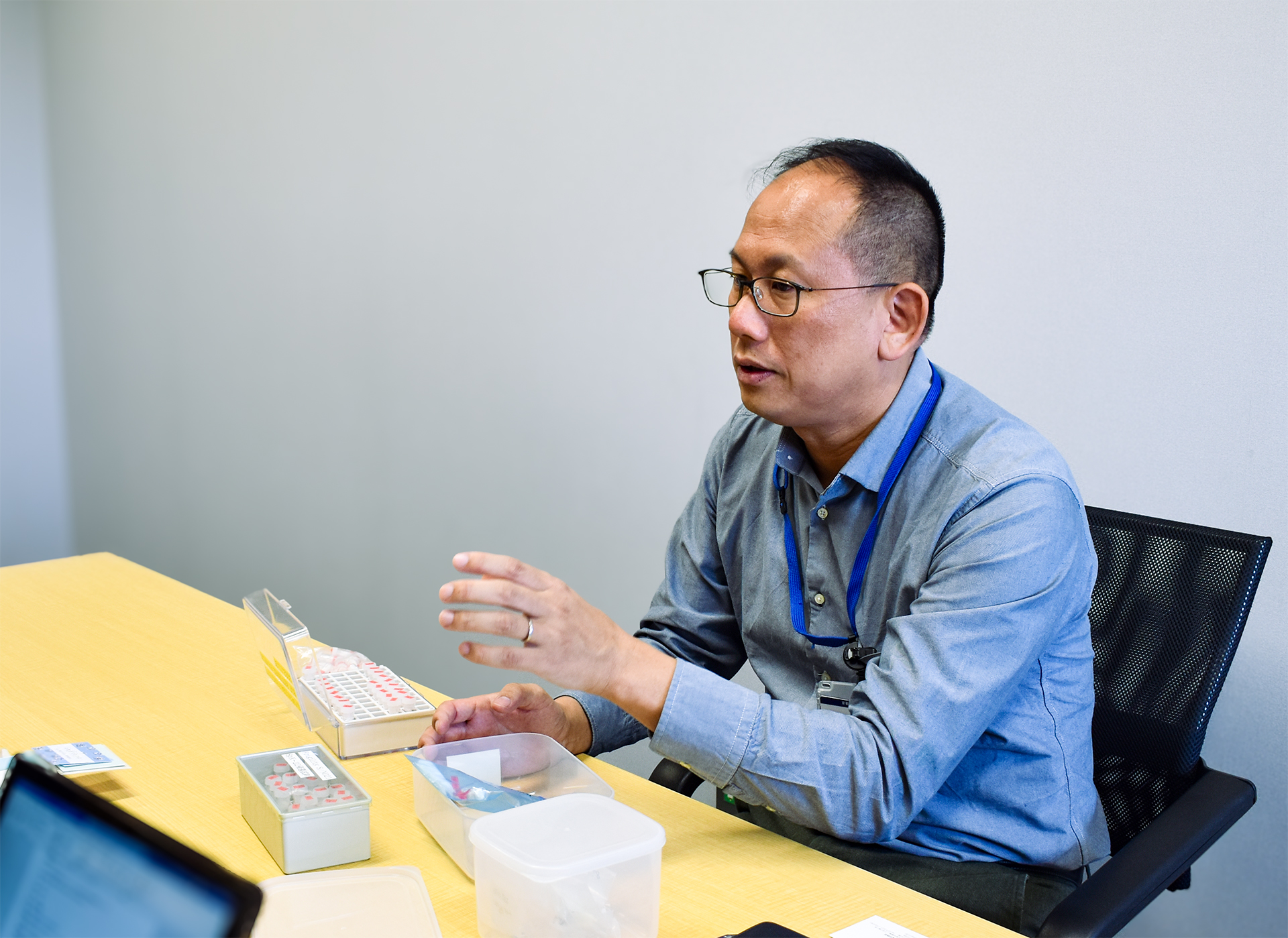 Professor Atsunobu Masuno, who is in charge of the The Fundamental Glass Science Chair