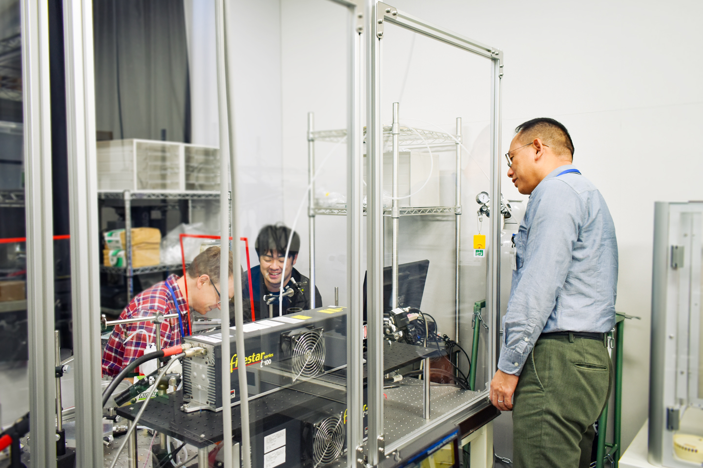 A scene in the laboratory of the Fundamental Glass Science Chair